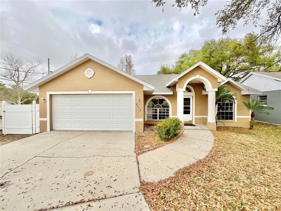 2452 Druid Rd in Clearwater, FL - Building Photo