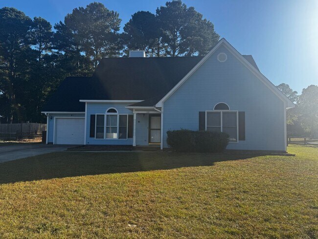 102 Whitechapel Ln in Raeford, NC - Building Photo - Building Photo