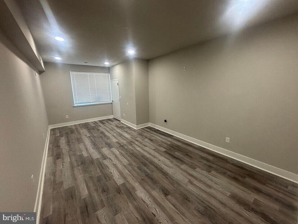 1204 W Erie Ave in Philadelphia, PA - Building Photo