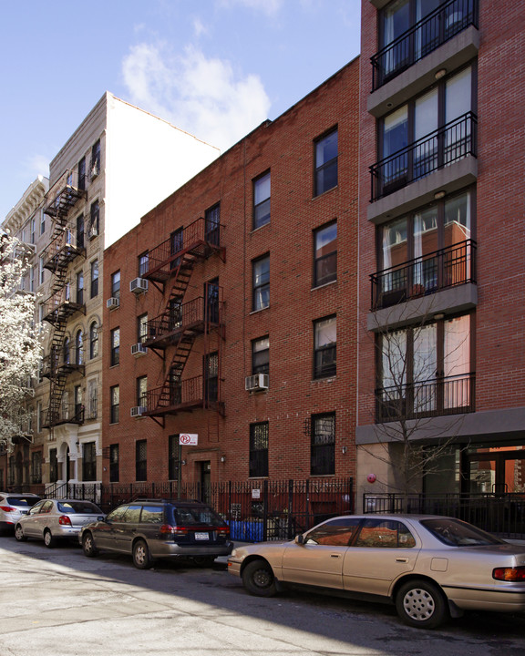 641 E 11th St in New York, NY - Building Photo