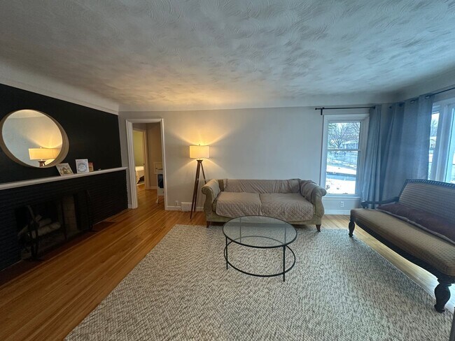 1743 Montreal Ave in St. Paul, MN - Building Photo - Building Photo