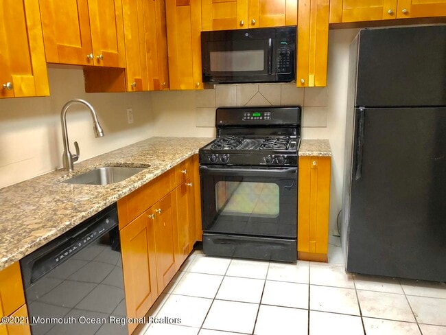 310 Sage Ct in Jackson Township, NJ - Building Photo - Building Photo