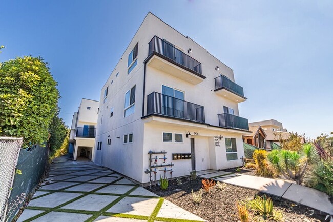 property at 5436 Romaine St