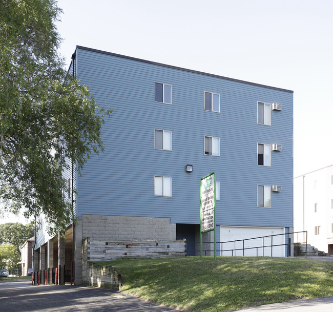 Campus Terrace in St. Cloud, MN - Building Photo - Building Photo