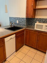 2013 N College Ave, Unit 2 in Philadelphia, PA - Building Photo