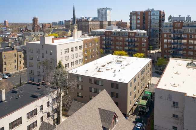 Lexington in Milwaukee, WI - Building Photo - Building Photo