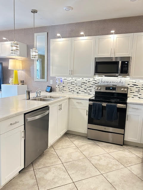 2703 NW 55th Ave in Margate, FL - Building Photo - Building Photo