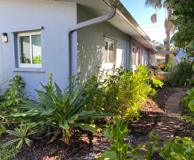 1529 Arthur St, Unit #2 in Hollywood, FL - Building Photo - Building Photo