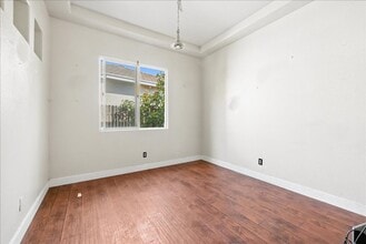 5733 Spenlow Way in Sacramento, CA - Building Photo - Building Photo