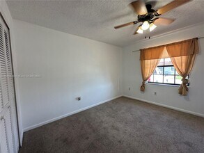 10075 NW 129th Terrace in Hialeah Gardens, FL - Building Photo - Building Photo