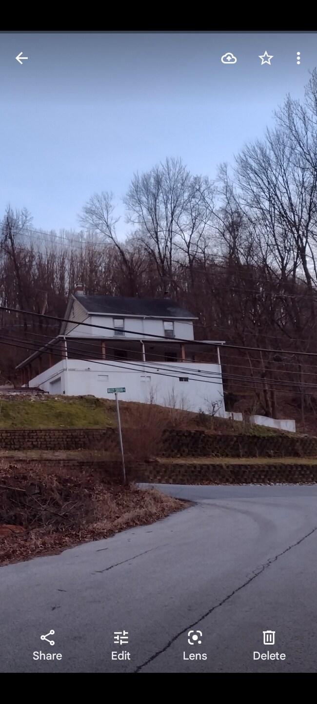 1037 Manor Rd Rentals in Coatesville, PA