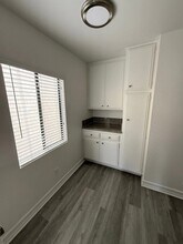 408 N Venice Blvd, Unit 408B in Los Angeles, CA - Building Photo - Building Photo