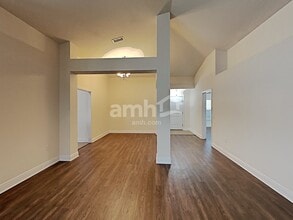 10710 Standing Stone Dr in Wimauma, FL - Foto de edificio - Building Photo