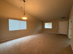 148 Mike Gartrell Cir in Sacramento, CA - Building Photo - Building Photo