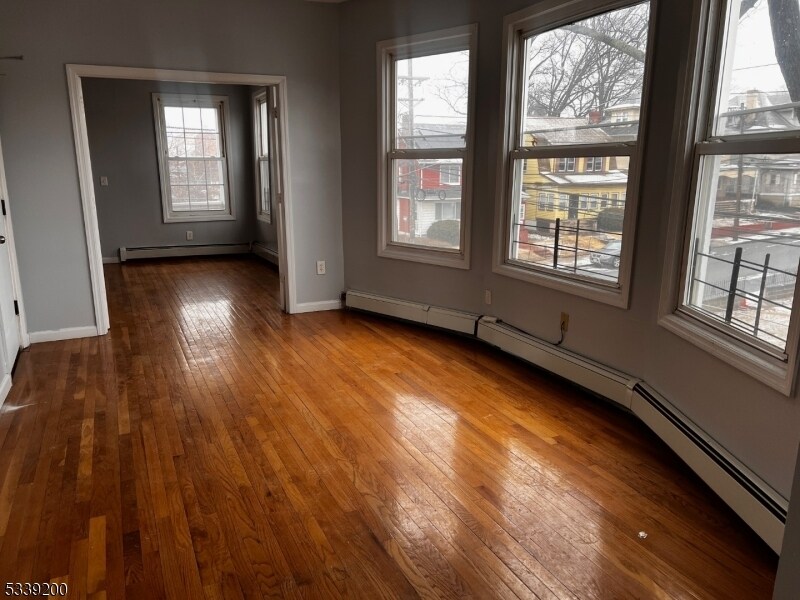 82 Scheerer Ave in Newark, NJ - Building Photo