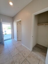 240 Alboran Sea Cir in Sacramento, CA - Building Photo - Building Photo