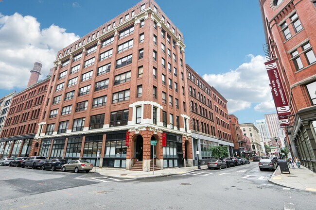 121 Beach St, Unit 102 in Boston, MA - Building Photo - Building Photo