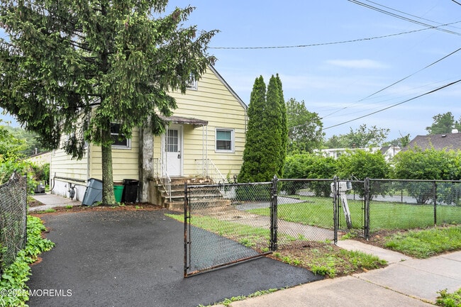 property at 203 Orchard St