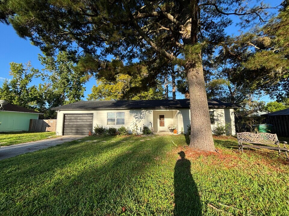 11070 NW 60th Dr in Alachua, FL - Building Photo