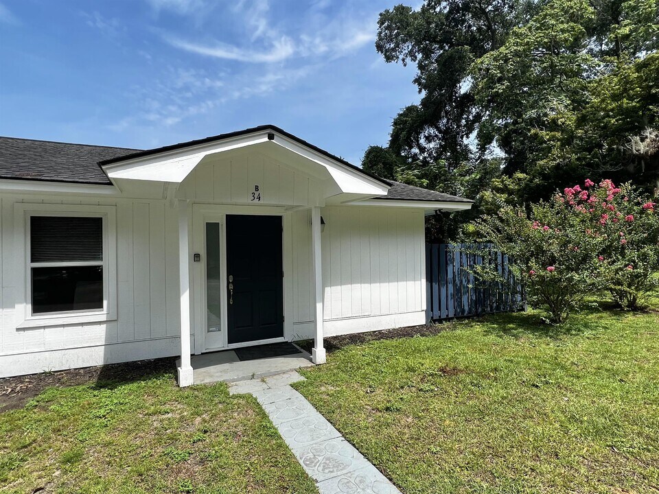 34 SC-128 in Beaufort, SC - Building Photo