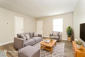 2010 Glenside Dr in Greensboro, NC - Building Photo - Building Photo