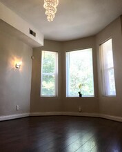 5616 S Indiana Ave in Chicago, IL - Building Photo - Building Photo