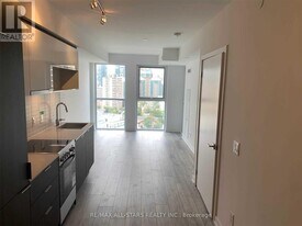 159 Wellesley St E in Toronto, ON - Building Photo