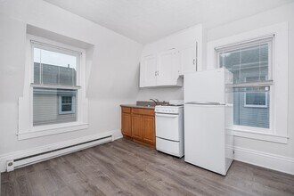 686 Main St, Unit #2 in Malden, MA - Building Photo - Building Photo