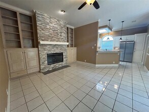 41 Stillmeadow Dr in The Hills, TX - Foto de edificio - Building Photo