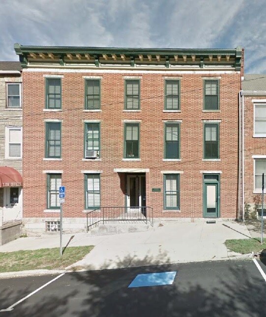 179 W Main St, Unit 1 in St. Clairsville, OH - Foto de edificio