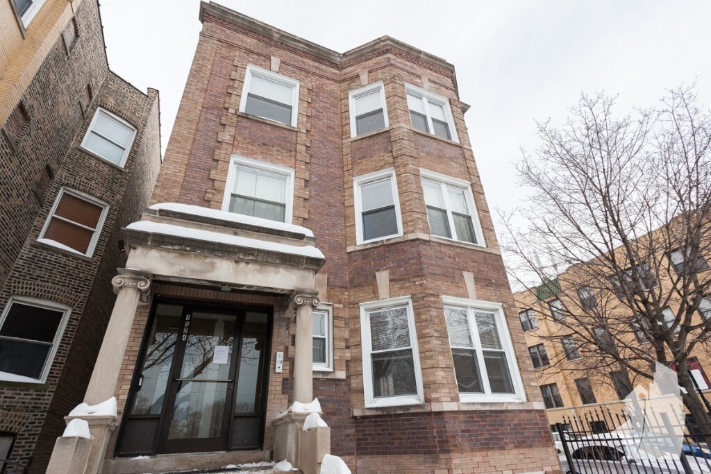 1524 N Kedzie Ave, Unit 1 in Chicago, IL - Building Photo