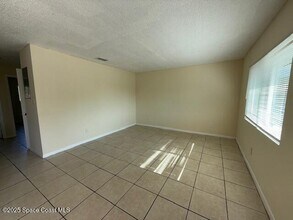 1598 South St-Unit -1598 in Titusville, FL - Foto de edificio - Building Photo