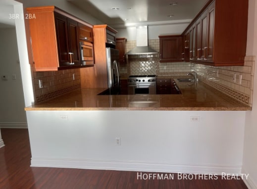 11848 Kiowa Ave in Los Angeles, CA - Foto de edificio - Building Photo