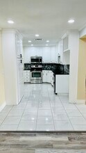 532 NW Douglas St in Burleson, TX - Building Photo - Building Photo