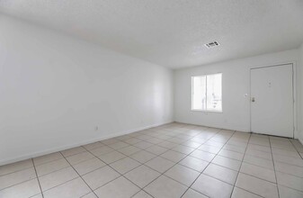 3649 S Van Dyke Ave in Las Vegas, NV - Building Photo - Building Photo