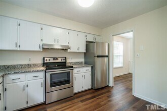 4702 Cornwall Plz, Unit 4702 in Raleigh, NC - Foto de edificio - Building Photo