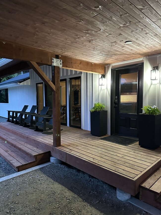 9402 Glacier Hwy in Juneau, AK - Building Photo - Building Photo
