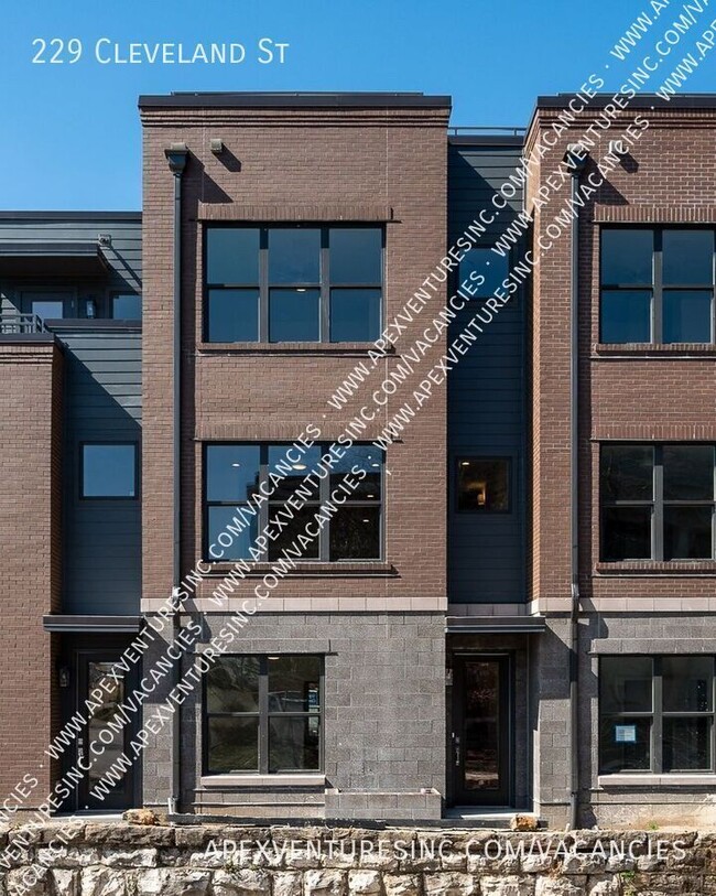 229 Cleveland St in Nashville, TN - Building Photo - Building Photo