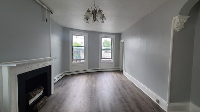 302 Summit Ave, Unit 2 in Jersey City, NJ - Building Photo - Building Photo
