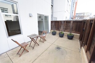 451 Kansas St in San Francisco, CA - Building Photo