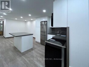 1213 Dundas St W in Toronto, ON - Building Photo - Building Photo