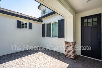 4207 E Cheery Lynn Rd in Phoenix, AZ - Building Photo - Building Photo