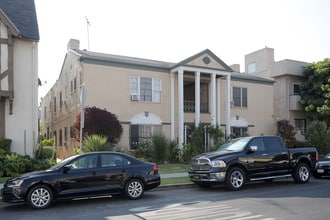 106 N Sweetzer Ave in Los Angeles, CA - Building Photo - Building Photo