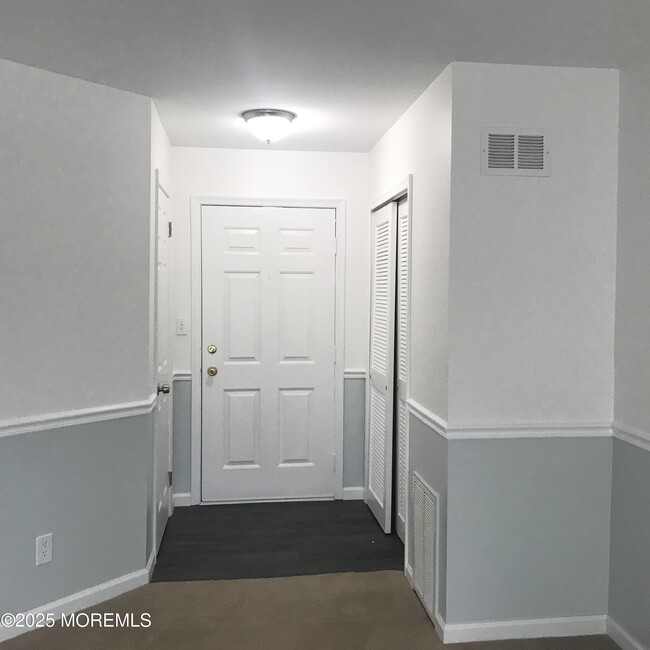336 Sequoia Ct in Howell, NJ - Building Photo - Building Photo