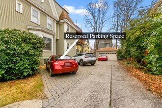 10 Upland Ave, Unit 3 in Boston, MA - Foto de edificio - Building Photo