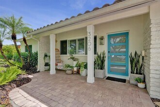3206 Robbins Rd in Pompano Beach, FL - Foto de edificio - Building Photo