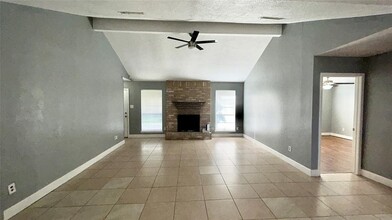 6827 Glenray Dr in Houston, TX - Building Photo - Building Photo