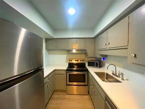 5311 Fleetwood Oaks Ave in Dallas, TX - Building Photo - Building Photo