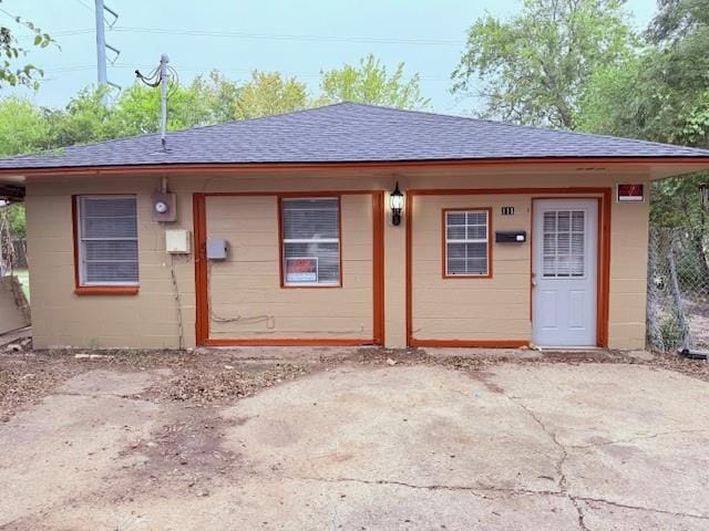 111 W Avenue D in Garland, TX - Building Photo
