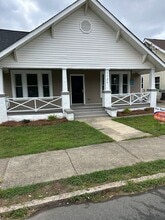 1126 NE 25th St in Winston-Salem, NC - Foto de edificio - Building Photo